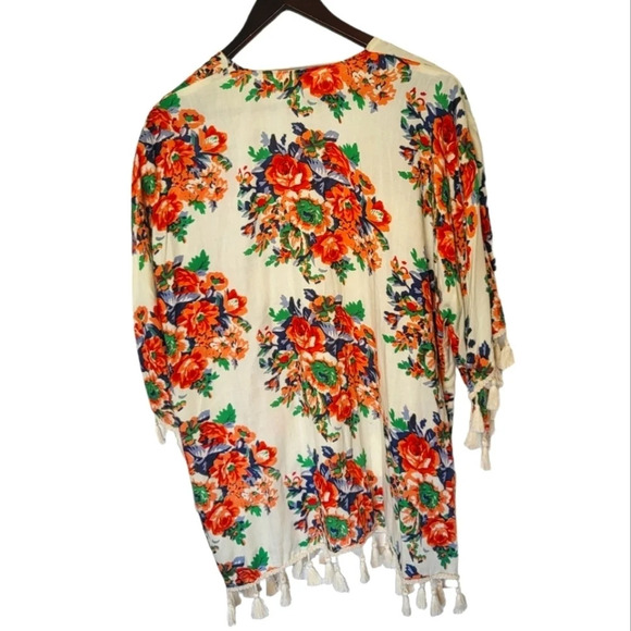 Mimi Floral Open Front Short Sleeve Kimono with Tassels - Picture 3 of 8
